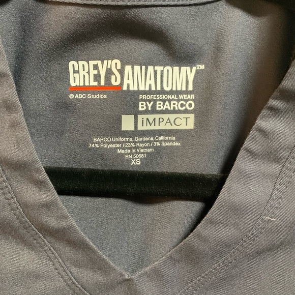 Grey’s Anatomy Barco gray scrub set size XSmall EUC - Picture 2 of 11